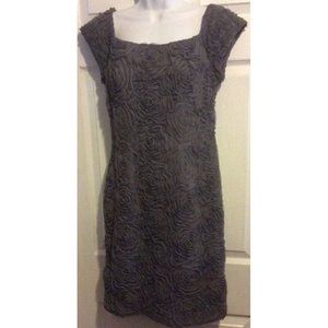 Adrianna Papell gray rose size 4 dress 3d lovely trendy fitted small